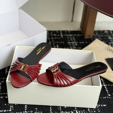 代购级Saint Lauren* 26SS早春新款圣罗兰 YSL 尖头拖鞋Ysl 是刻在DNA里的优雅。 代购级Saint Lauren* 26SS早春新款圣罗兰 YSL 尖头拖鞋Ysl 是刻在DNA里的优雅。