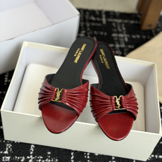 代购级Saint Lauren* 26SS早春新款圣罗兰 YSL 尖头拖鞋Ysl 是刻在DNA里的优雅。 代购级Saint Lauren* 26SS早春新款圣罗兰 YSL 尖头拖鞋Ysl 是刻在DNA里的优雅。