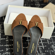 代购级Saint Lauren* 26SS早春新款圣罗兰 YSL 尖头拖鞋Ysl 是刻在DNA里的优雅。 代购级Saint Lauren* 26SS早春新款圣罗兰 YSL 尖头拖鞋Ysl 是刻在DNA里的优雅。