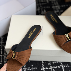 代购级Saint Lauren* 26SS早春新款圣罗兰 YSL 尖头拖鞋Ysl 是刻在DNA里的优雅。 代购级Saint Lauren* 26SS早春新款圣罗兰 YSL 尖头拖鞋Ysl 是刻在DNA里的优雅。