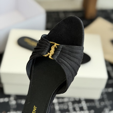 代购级Saint Lauren* 26SS早春新款圣罗兰 YSL 尖头拖鞋Ysl 是刻在DNA里的优雅。 代购级Saint Lauren* 26SS早春新款圣罗兰 YSL 尖头拖鞋Ysl 是刻在DNA里的优雅。