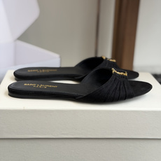 代购级Saint Lauren* 26SS早春新款圣罗兰 YSL 尖头拖鞋Ysl 是刻在DNA里的优雅。 代购级Saint Lauren* 26SS早春新款圣罗兰 YSL 尖头拖鞋Ysl 是刻在DNA里的优雅。