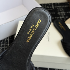 代购级Saint Lauren* 26SS早春新款圣罗兰 YSL 尖头拖鞋Ysl 是刻在DNA里的优雅。 代购级Saint Lauren* 26SS早春新款圣罗兰 YSL 尖头拖鞋Ysl 是刻在DNA里的优雅。
