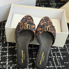 代购级Saint Lauren* 26SS早春新款圣罗兰 YSL 尖头拖鞋Ysl 是刻在DNA里的优雅。 代购级Saint Lauren* 26SS早春新款圣罗兰 YSL 尖头拖鞋Ysl 是刻在DNA里的优雅。