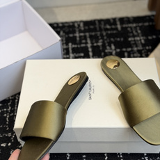 代购级Saint Lauren* 26SS早春新款圣罗兰 YSL 圆头拖鞋Ysl 是刻在DNA里的优雅。 代购级Saint Lauren* 26SS早春新款圣罗兰 YSL 圆头拖鞋Ysl 是刻在DNA里的优雅。