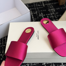 代购级Saint Lauren* 26SS早春新款圣罗兰 YSL 圆头拖鞋Ysl 是刻在DNA里的优雅。 代购级Saint Lauren* 26SS早春新款圣罗兰 YSL 圆头拖鞋Ysl 是刻在DNA里的优雅。