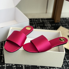 代购级Saint Lauren* 26SS早春新款圣罗兰 YSL 圆头拖鞋Ysl 是刻在DNA里的优雅。 代购级Saint Lauren* 26SS早春新款圣罗兰 YSL 圆头拖鞋Ysl 是刻在DNA里的优雅。