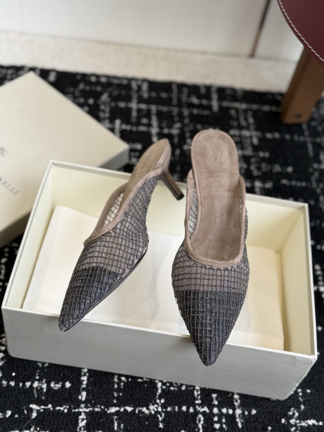 代购级Brunello Cucinelli 26ss女士镶珠装饰休闲穆勒拖鞋凉鞋 BC新款新品女士条纹麂