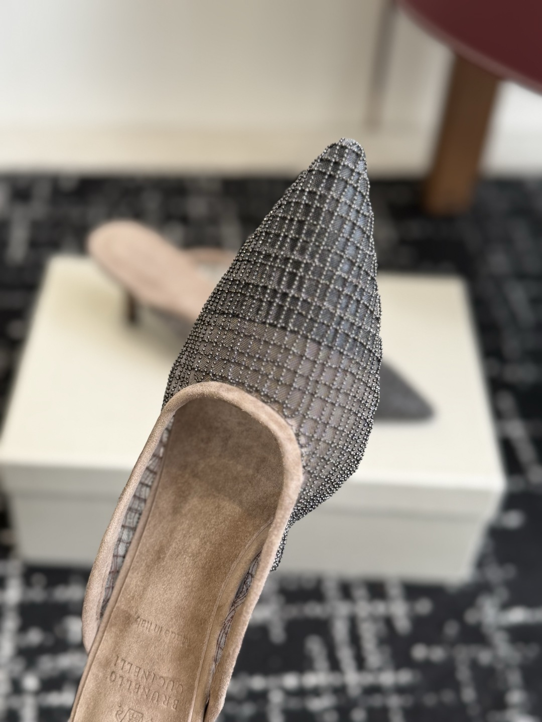 代购级Brunello Cucinelli 26ss女士镶珠装饰休闲穆勒拖鞋凉鞋 BC新款新品女士条纹麂