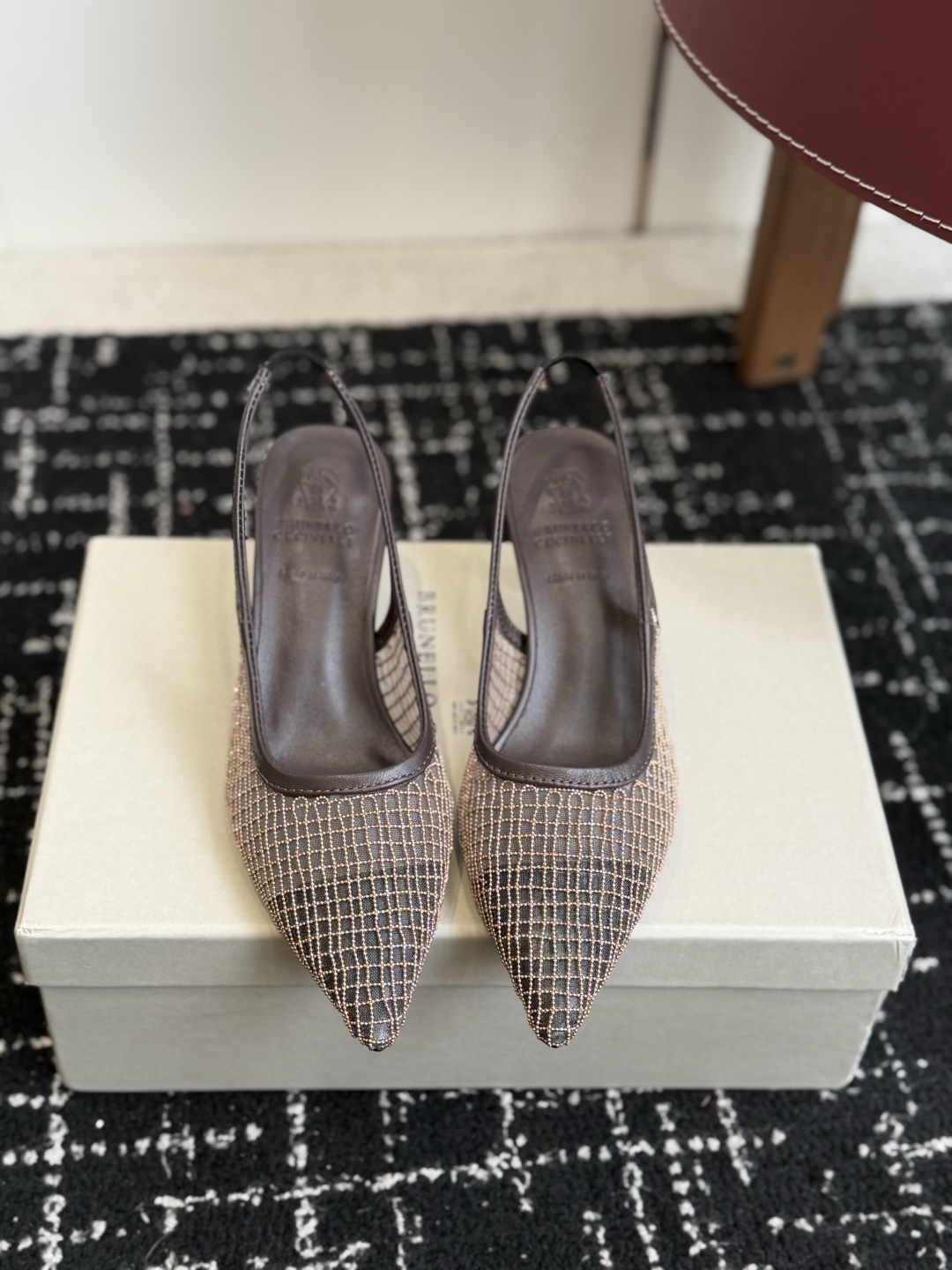 代购级Brunello Cucinelli 26ss女士镶珠装饰休闲穆勒拖鞋凉鞋 BC新款新品女士条纹麂
