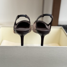 代购级Brunello Cucinelli 26ss女士镶珠装饰休闲穆勒拖鞋凉鞋 BC新款新品女士条纹麂 代购级Brunello Cucinelli 26ss女士镶珠装饰休闲穆勒拖鞋凉鞋 BC新款新品女士条纹麂