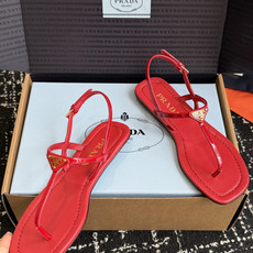 东莞代购级(注意细节 非市场普通版本)Prada 普拉达 26ss 春夏新款 夹脚 系带凉鞋 简约凉鞋 东莞代购级(注意细节 非市场普通版本)Prada 普拉达 26ss 春夏新款 夹脚 系带凉鞋 简约凉鞋