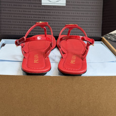 东莞代购级(注意细节 非市场普通版本)Prada 普拉达 26ss 春夏新款 夹脚 系带凉鞋 简约凉鞋 东莞代购级(注意细节 非市场普通版本)Prada 普拉达 26ss 春夏新款 夹脚 系带凉鞋 简约凉鞋