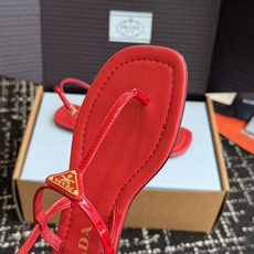 东莞代购级(注意细节 非市场普通版本)Prada 普拉达 26ss 春夏新款 夹脚 系带凉鞋 简约凉鞋 东莞代购级(注意细节 非市场普通版本)Prada 普拉达 26ss 春夏新款 夹脚 系带凉鞋 简约凉鞋