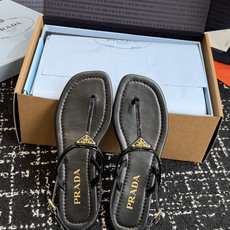东莞代购级(注意细节 非市场普通版本)Prada 普拉达 26ss 春夏新款 夹脚 系带凉鞋 简约凉鞋 东莞代购级(注意细节 非市场普通版本)Prada 普拉达 26ss 春夏新款 夹脚 系带凉鞋 简约凉鞋