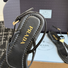 东莞代购级(注意细节 非市场普通版本)Prada 普拉达 26ss 春夏新款 夹脚 系带凉鞋 简约凉鞋 东莞代购级(注意细节 非市场普通版本)Prada 普拉达 26ss 春夏新款 夹脚 系带凉鞋 简约凉鞋