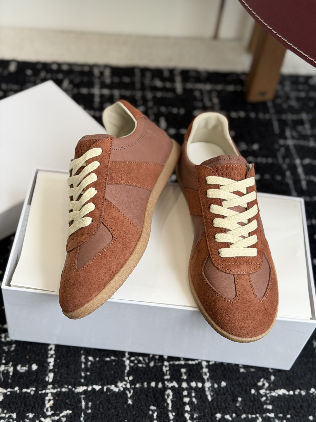 代购级MaisonMargiela MM6 马吉拉 26新色 德训鞋 休闲 运动鞋原版购入开发 做货 鬼 代购级MaisonMargiela MM6 马吉拉 26新色 德训鞋 休闲 运动鞋原版购入开发 做货 鬼