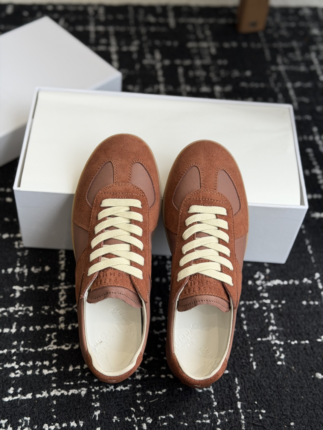 代购级MaisonMargiela MM6 马吉拉 26新色 德训鞋 休闲 运动鞋原版购入开发 做货 鬼 代购级MaisonMargiela MM6 马吉拉 26新色 德训鞋 休闲 运动鞋原版购入开发 做货 鬼