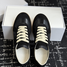 代购级MaisonMargiela MM6 马吉拉 26新色 德训鞋 休闲 运动鞋原版购入开发 做货 鬼 代购级MaisonMargiela MM6 马吉拉 26新色 德训鞋 休闲 运动鞋原版购入开发 做货 鬼