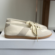 代购级MaisonMargiela MM6 马吉拉 26新色 玛丽珍休闲鞋原版购入开发 做货 鬼才设计师 代购级MaisonMargiela MM6 马吉拉 26新色 玛丽珍休闲鞋原版购入开发 做货 鬼才设计师
