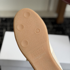 代购级MaisonMargiela MM6 马吉拉 26新色 玛丽珍休闲鞋原版购入开发 做货 鬼才设计师 代购级MaisonMargiela MM6 马吉拉 26新色 玛丽珍休闲鞋原版购入开发 做货 鬼才设计师