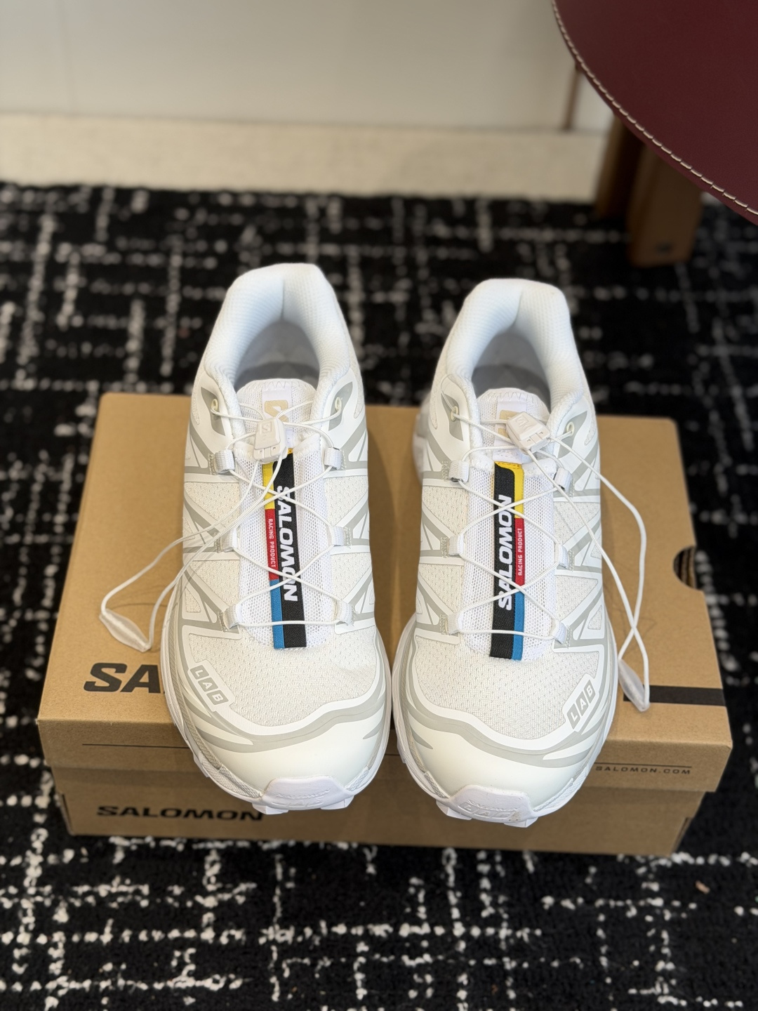 东莞代购级SALOMON XT-6，真的是户外与潮流圈的双料王炸选手！今天带大家扒一扒这双鞋的细节，看完