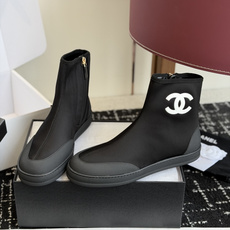代购级chanel 2026最新款ss爆款白雪公主短靴 白色弹力小羊皮,瘦腿神器,上脚很是惊艳的!巨显高 代购级chanel 2026最新款ss爆款白雪公主短靴 白色弹力小羊皮,瘦腿神器,上脚很是惊艳的!巨显高