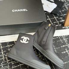 代购级chanel 2026最新款ss爆款白雪公主短靴 白色弹力小羊皮,瘦腿神器,上脚很是惊艳的!巨显高 代购级chanel 2026最新款ss爆款白雪公主短靴 白色弹力小羊皮,瘦腿神器,上脚很是惊艳的!巨显高