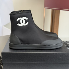 代购级chanel 2026最新款ss爆款白雪公主短靴 白色弹力小羊皮,瘦腿神器,上脚很是惊艳的!巨显高 代购级chanel 2026最新款ss爆款白雪公主短靴 白色弹力小羊皮,瘦腿神器,上脚很是惊艳的!巨显高