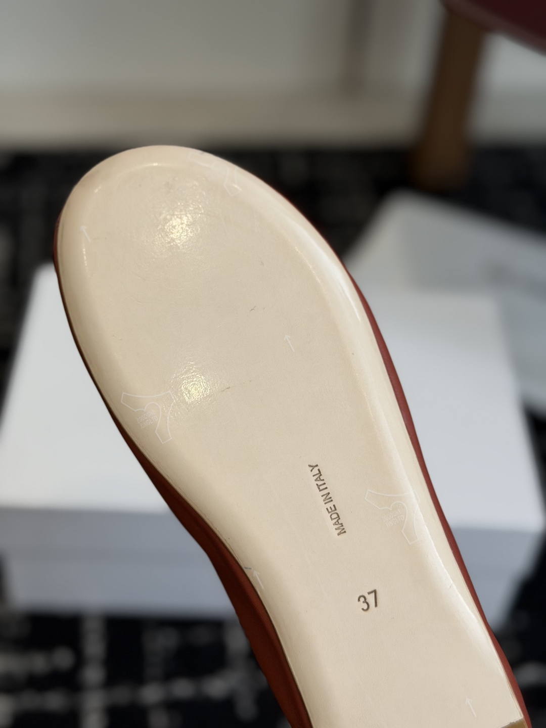 代购级The Row 26ss 春夏季新款 乐福鞋 单鞋 第一眼看到这个鞋子就爱上了，带点复古味随意搭配