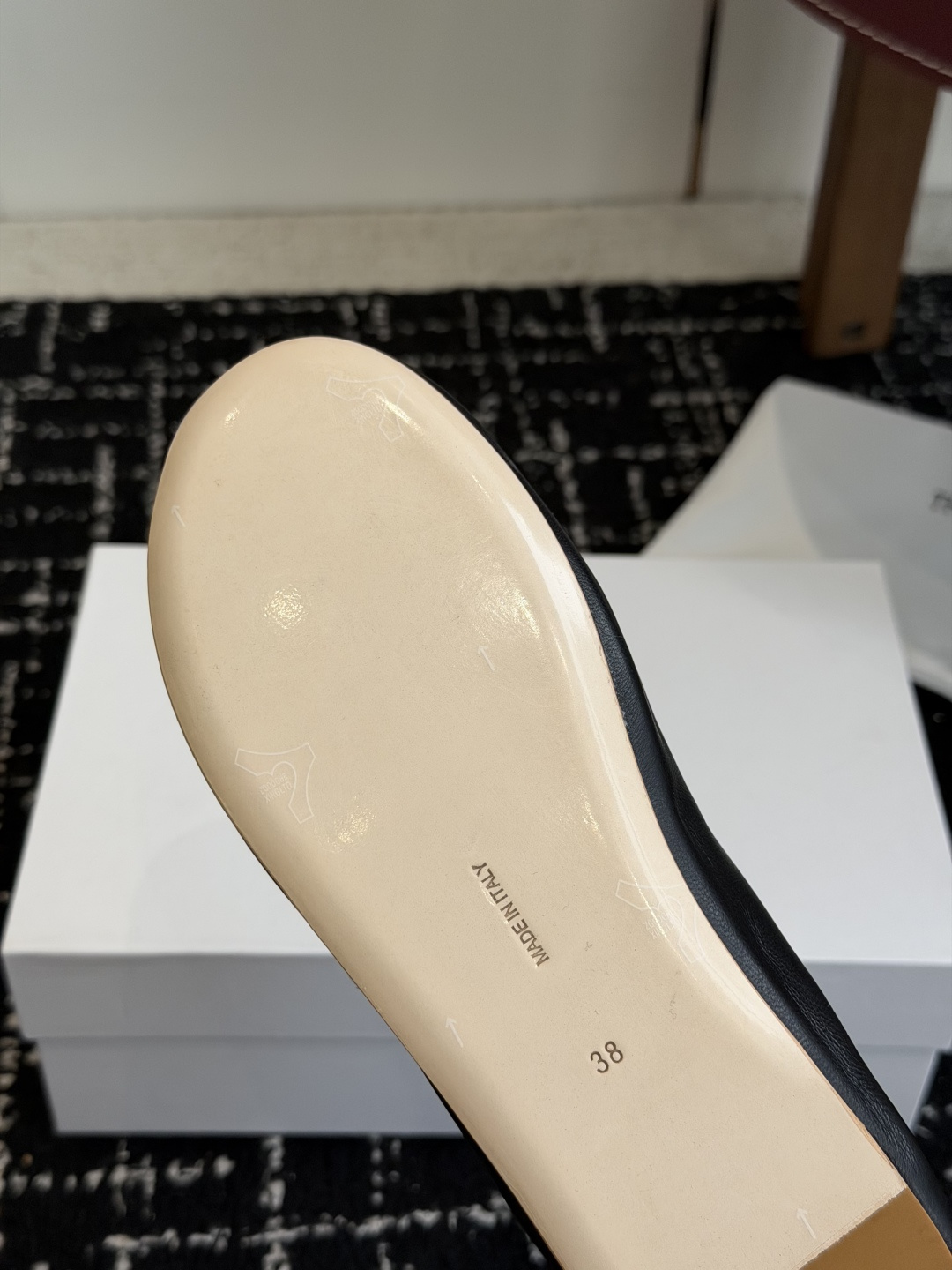 代购级The Row 26ss 春夏季新款 乐福鞋 单鞋 第一眼看到这个鞋子就爱上了，带点复古味随意搭配