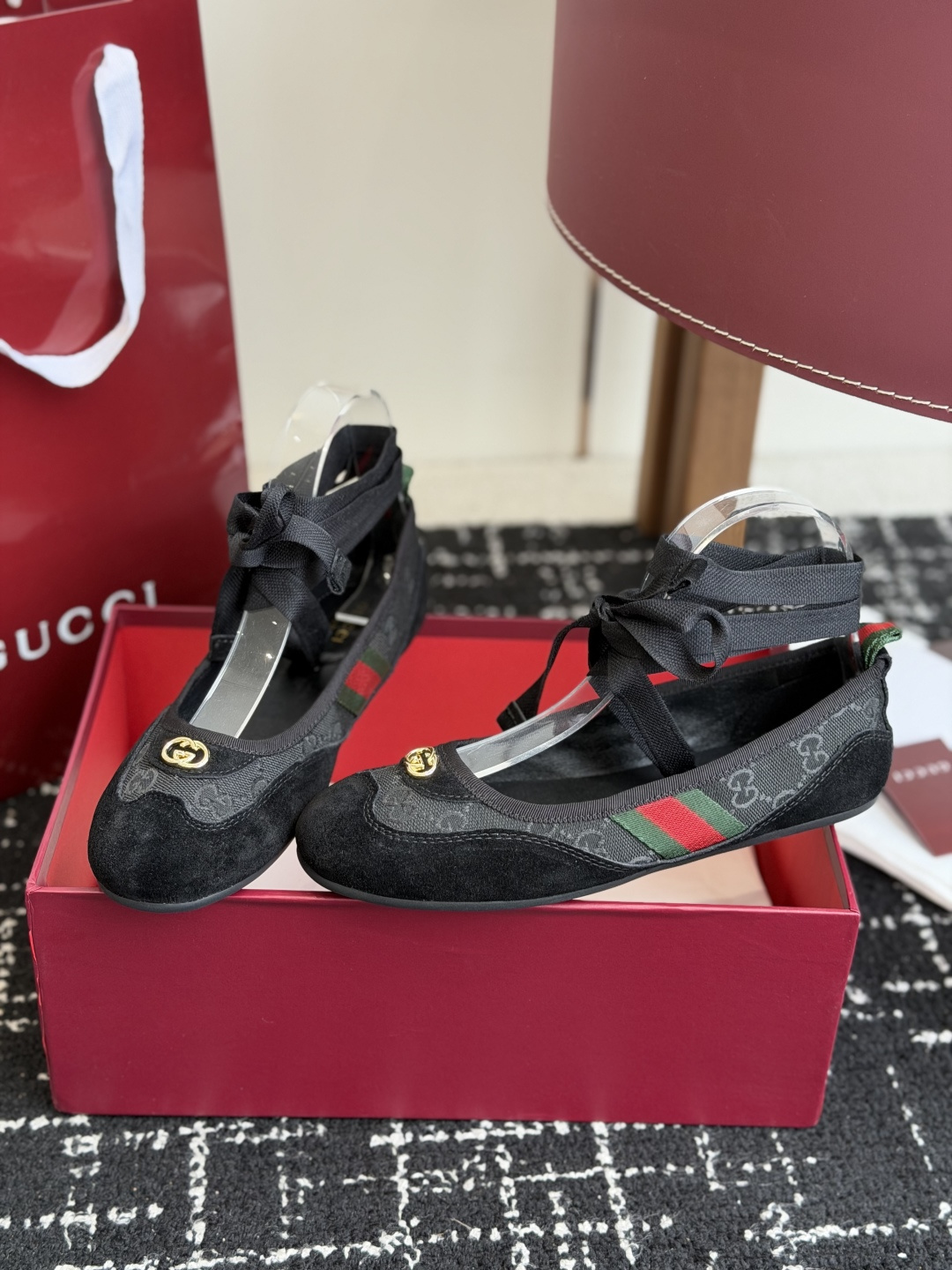 东莞代购级Gucci绑带芭蕾休闲两穿舞蹈小单鞋 驾车便鞋，舞蹈鞋，性感环绕脚环丝带，两穿，可拆卸。超级柔