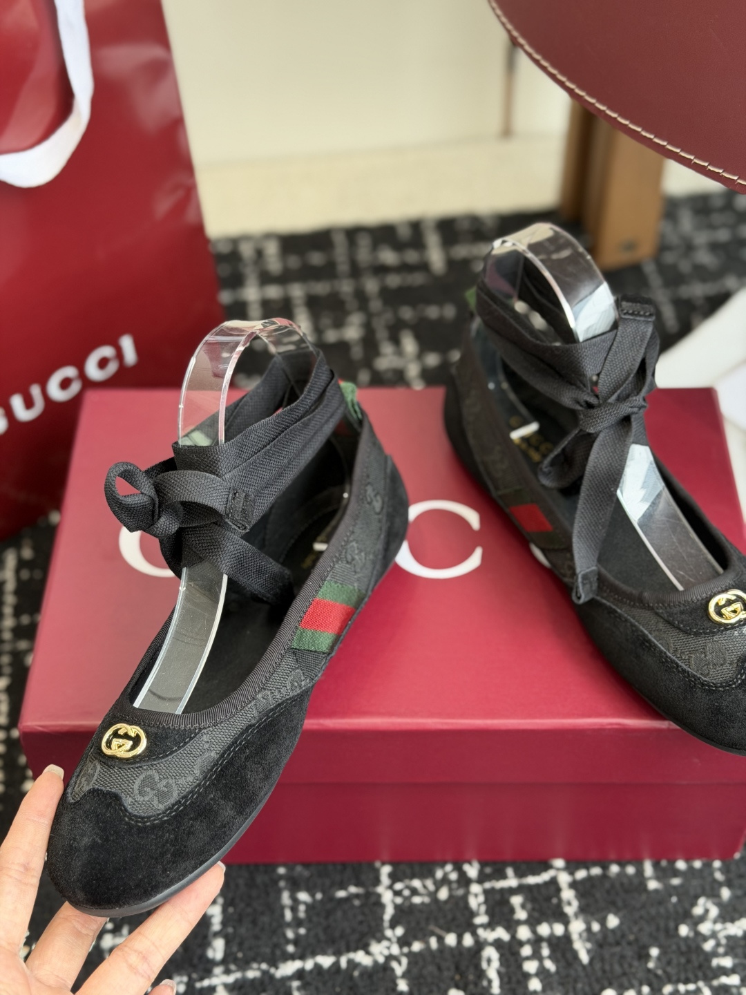 东莞代购级Gucci绑带芭蕾休闲两穿舞蹈小单鞋 驾车便鞋，舞蹈鞋，性感环绕脚环丝带，两穿，可拆卸。超级柔
