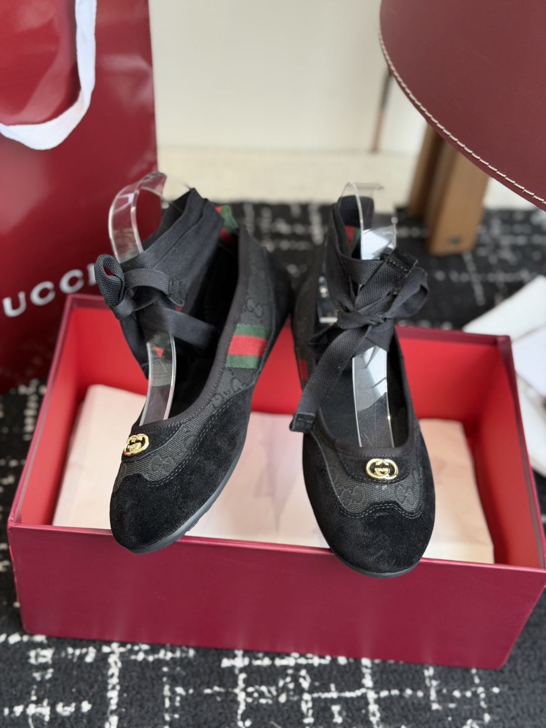 东莞代购级Gucci绑带芭蕾休闲两穿舞蹈小单鞋 驾车便鞋，舞蹈鞋，性感环绕脚环丝带，两穿，可拆卸。超级柔