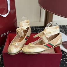 东莞代购级Gucci绑带芭蕾休闲两穿舞蹈小单鞋 驾车便鞋,舞蹈鞋,性感环绕脚环丝带,两穿,可拆卸。超级柔 东莞代购级Gucci绑带芭蕾休闲两穿舞蹈小单鞋 驾车便鞋,舞蹈鞋,性感环绕脚环丝带,两穿,可拆卸。超级柔