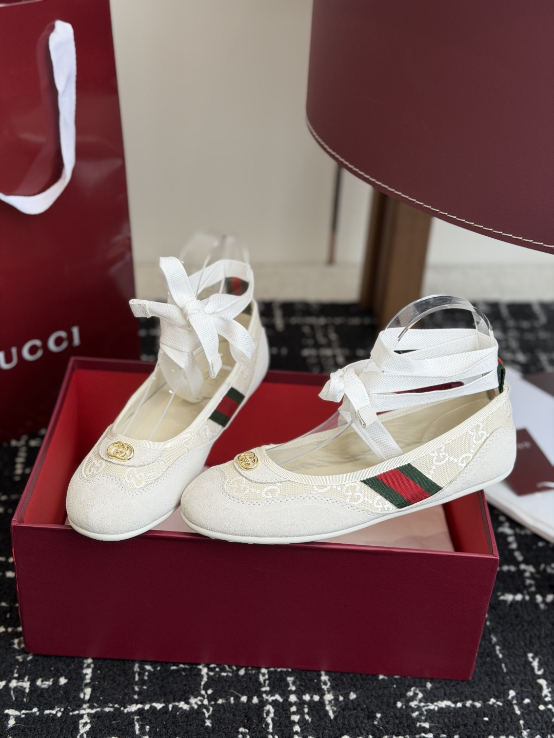 东莞代购级Gucci绑带芭蕾休闲两穿舞蹈小单鞋 驾车便鞋，舞蹈鞋，性感环绕脚环丝带，两穿，可拆卸。超级柔