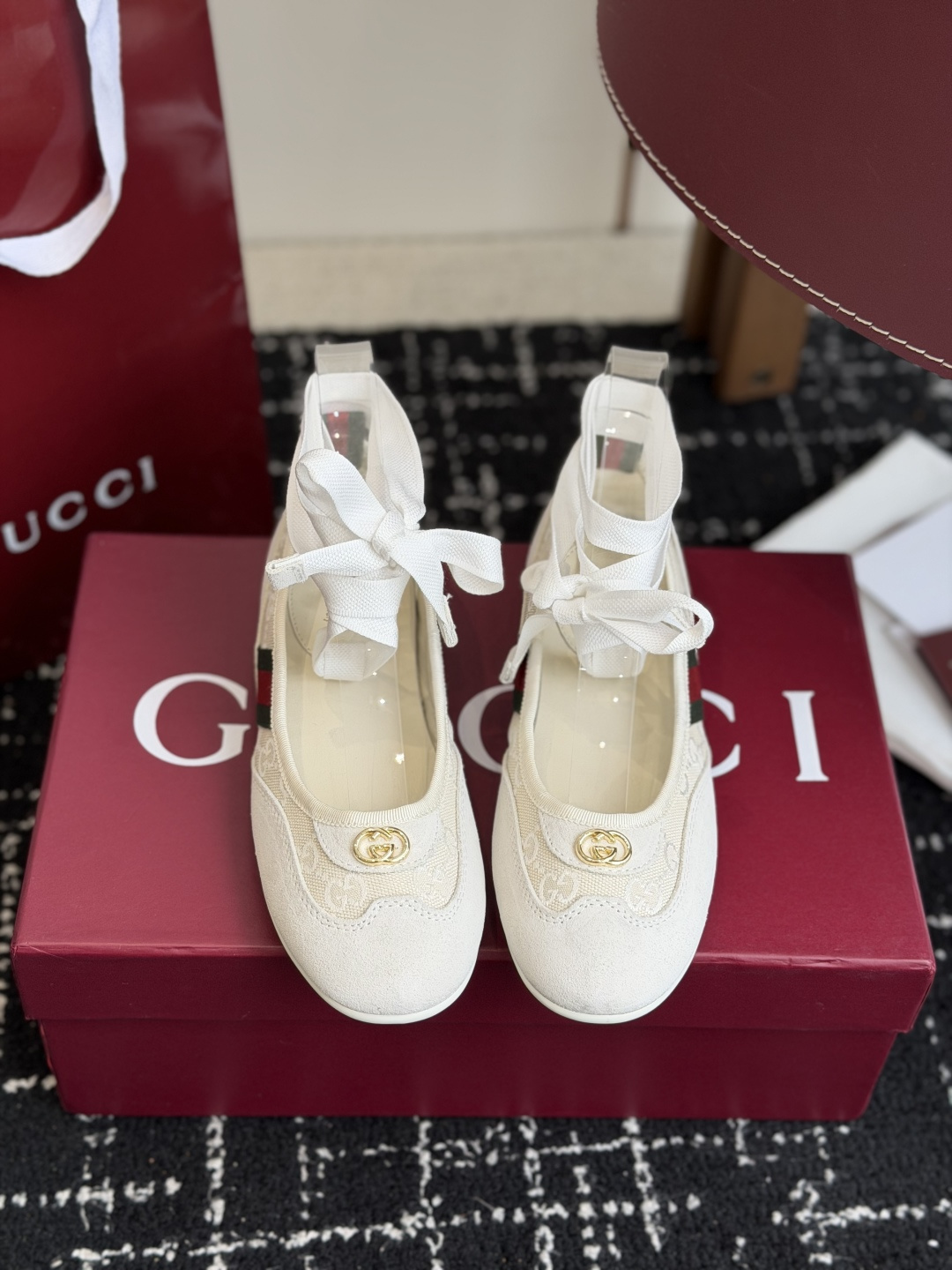 东莞代购级Gucci绑带芭蕾休闲两穿舞蹈小单鞋 驾车便鞋，舞蹈鞋，性感环绕脚环丝带，两穿，可拆卸。超级柔