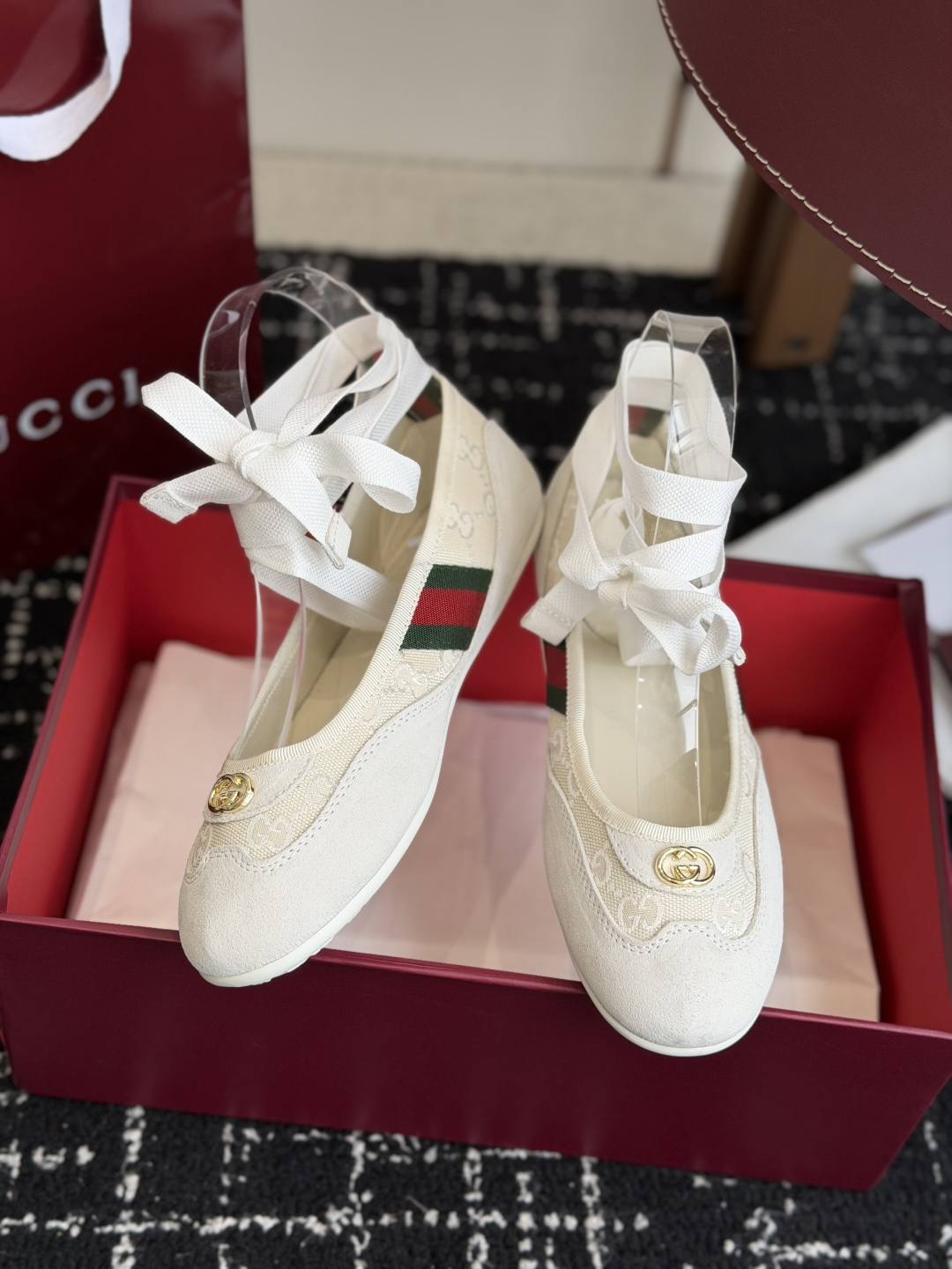 东莞代购级Gucci绑带芭蕾休闲两穿舞蹈小单鞋 驾车便鞋，舞蹈鞋，性感环绕脚环丝带，两穿，可拆卸。超级柔