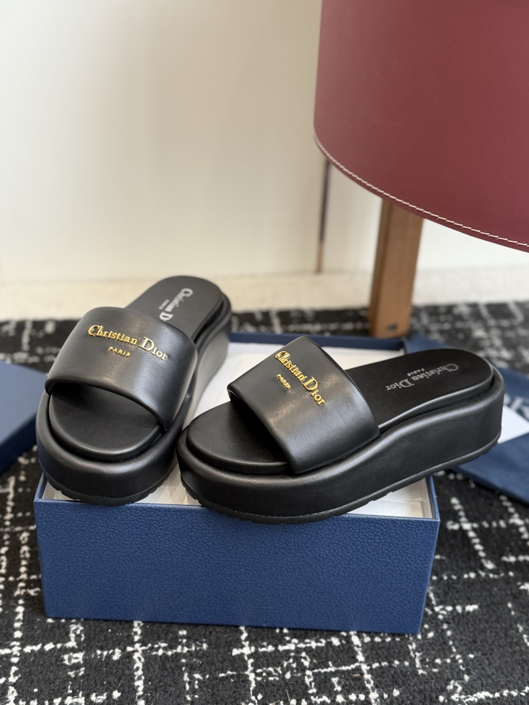 东莞代购级Dior 迪奥 26ss 夏季高版本新款 厚底拖鞋简约超级百搭. 上脚完美奢华可任意搭配春夏服