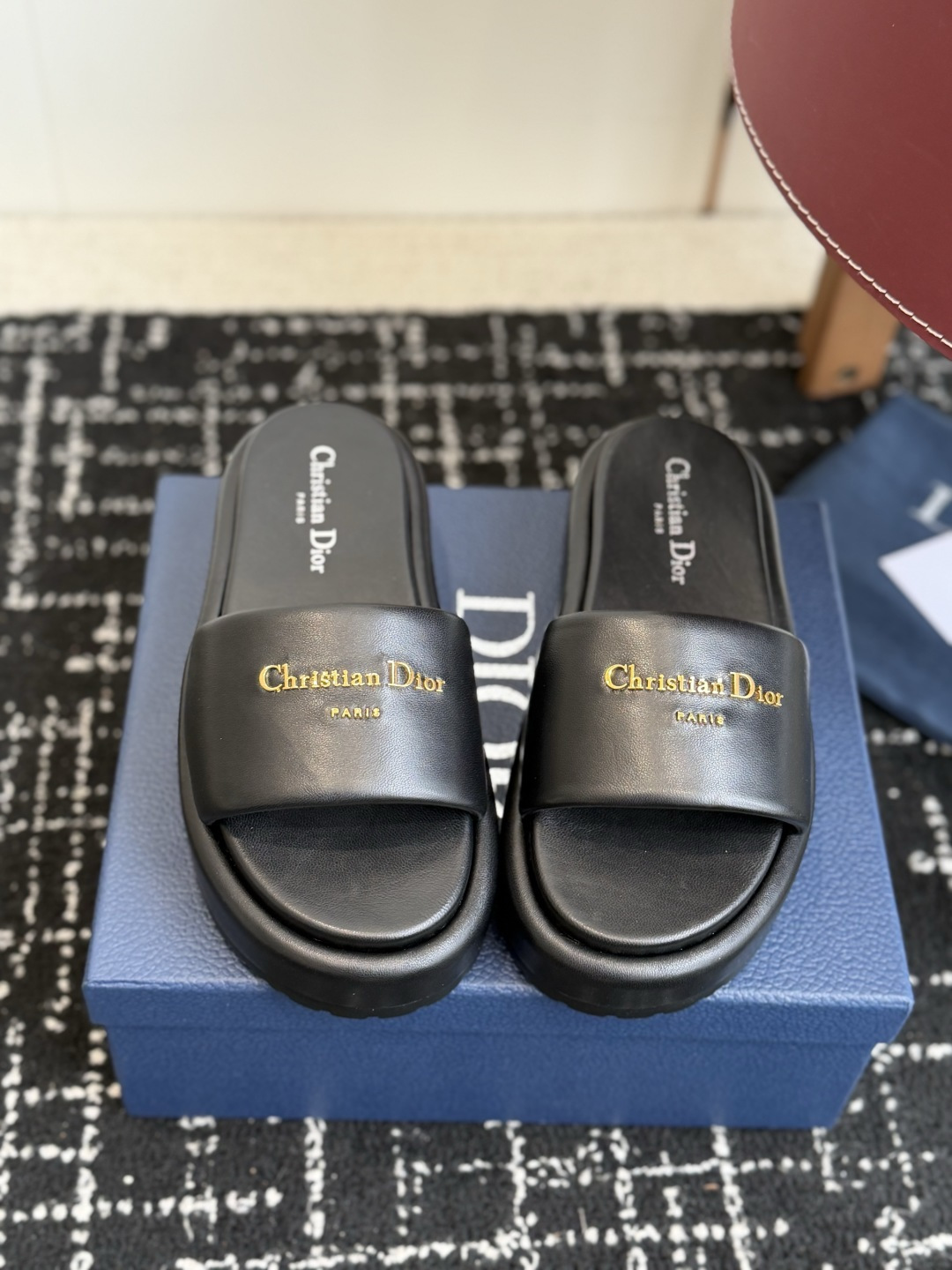 东莞代购级Dior 迪奥 26ss 夏季高版本新款 厚底拖鞋简约超级百搭. 上脚完美奢华可任意搭配春夏服