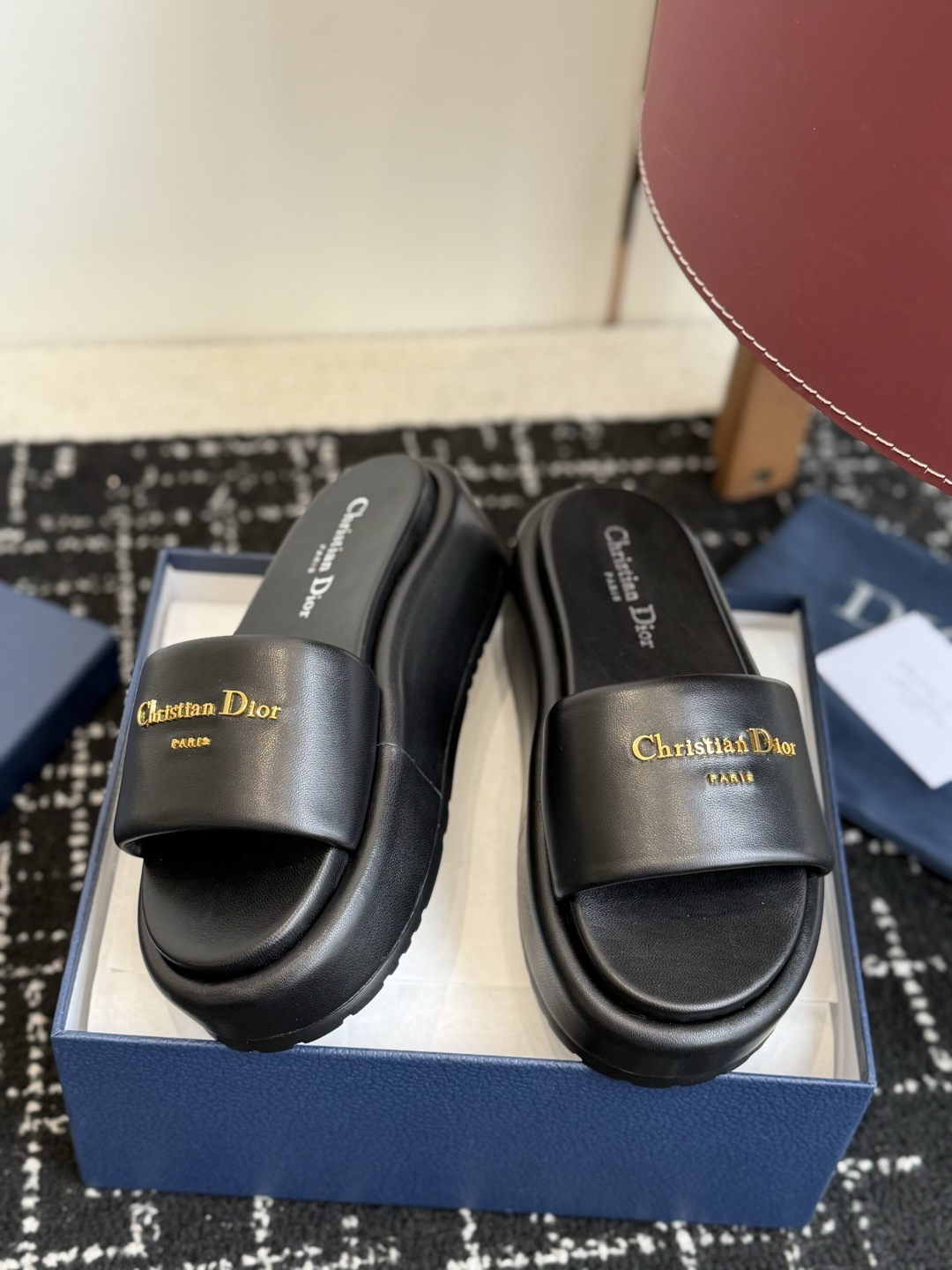 东莞代购级Dior 迪奥 26ss 夏季高版本新款 厚底拖鞋简约超级百搭. 上脚完美奢华可任意搭配春夏服