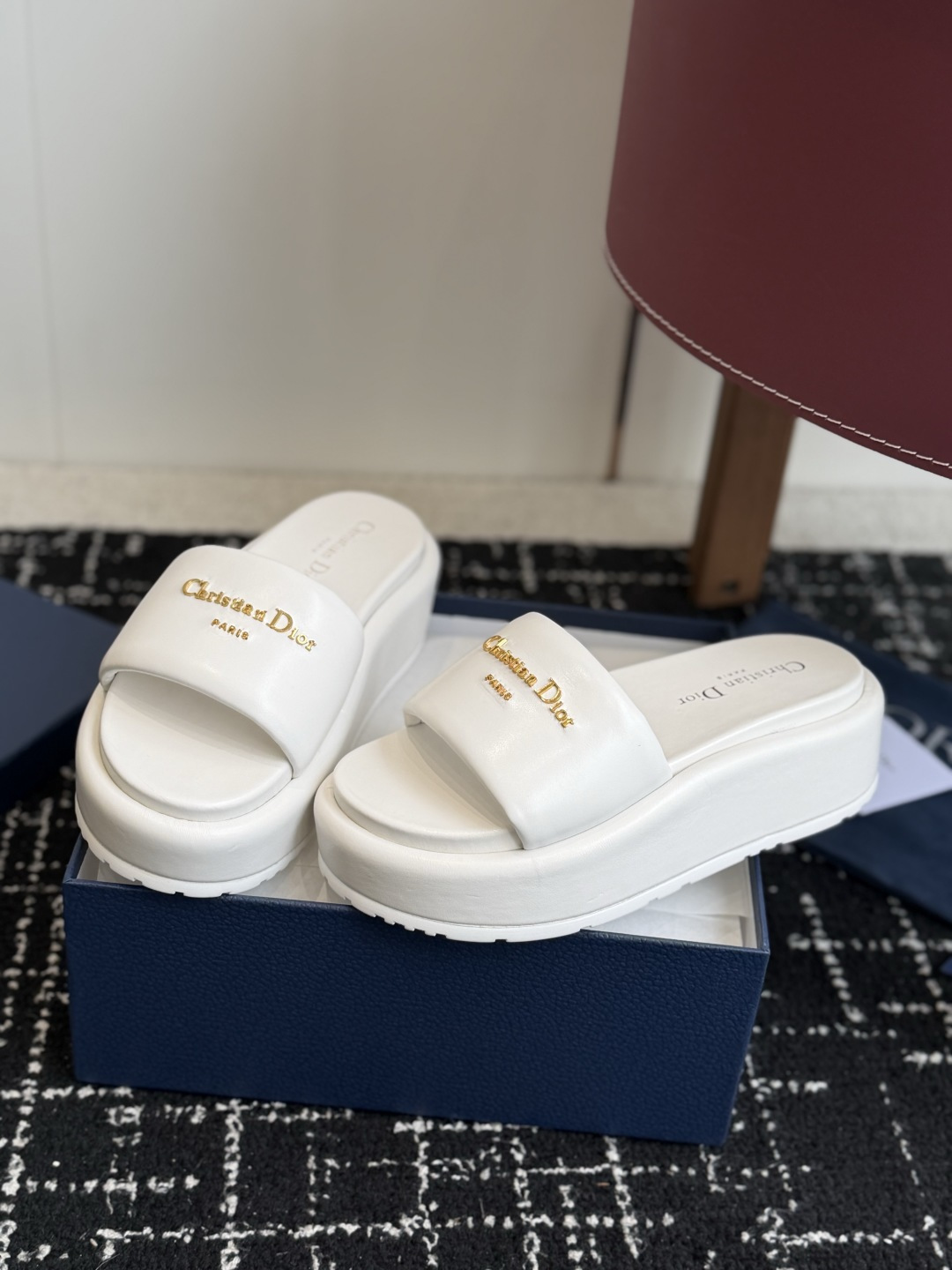 东莞代购级Dior 迪奥 26ss 夏季高版本新款 厚底拖鞋简约超级百搭. 上脚完美奢华可任意搭配春夏服