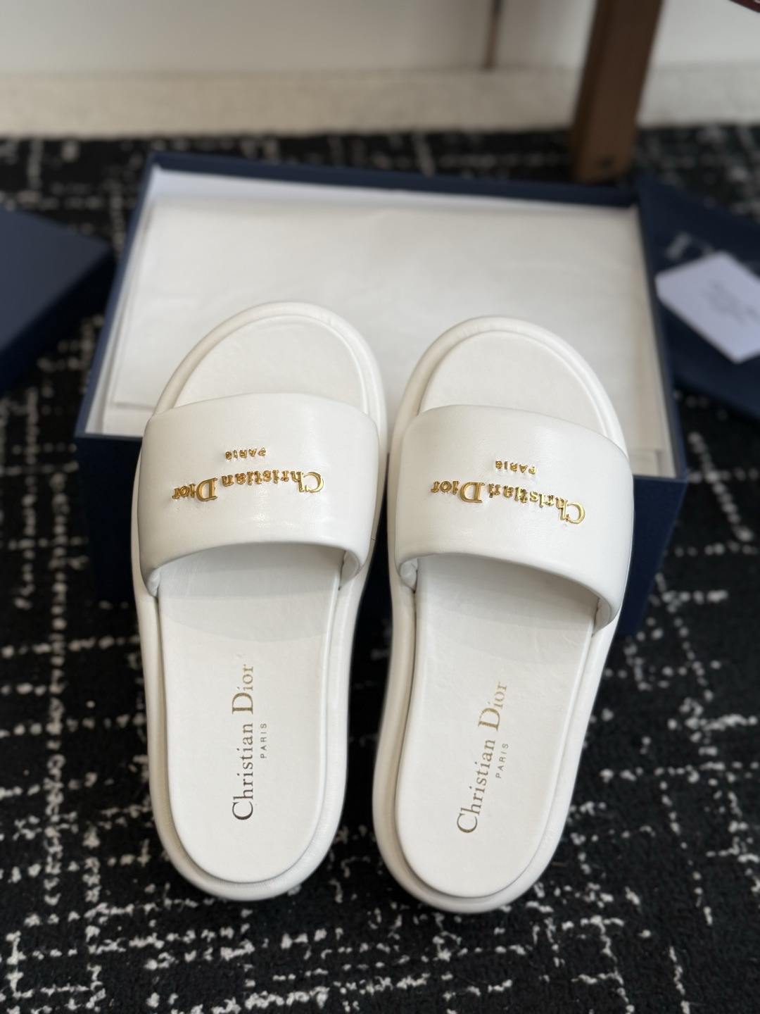 东莞代购级Dior 迪奥 26ss 夏季高版本新款 厚底拖鞋简约超级百搭. 上脚完美奢华可任意搭配春夏服