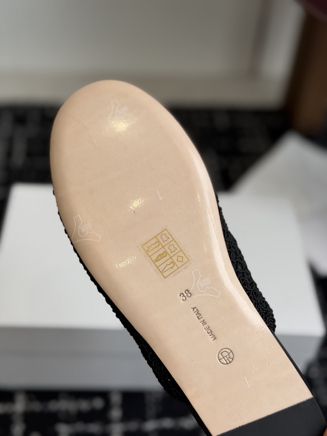 东莞代购级26ssThe Row新款罗马网纱穆勒拖,第一眼看到这个鞋子就爱上了,带点复古味随性搭配性感迷 东莞代购级26ssThe Row新款罗马网纱穆勒拖,第一眼看到这个鞋子就爱上了,带点复古味随性搭配性感迷