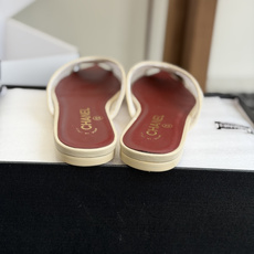 代购级Chanel26ss夏季新款网面尖头高跟穆勒凉拖网面低跟穆勒拖,以品牌标志性的双C标识搭配通透网面 代购级Chanel26ss夏季新款网面尖头高跟穆勒凉拖网面低跟穆勒拖,以品牌标志性的双C标识搭配通透网面