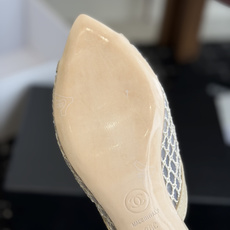 代购级Chanel26ss夏季新款网面尖头高跟穆勒凉拖网面低跟穆勒拖,以品牌标志性的双C标识搭配通透网面 代购级Chanel26ss夏季新款网面尖头高跟穆勒凉拖网面低跟穆勒拖,以品牌标志性的双C标识搭配通透网面