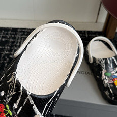 代购级Balenciaga 巴黎世家洞洞鞋 Balenciaga 春夏最新情侣款洞洞鞋,黑马单 代购级Balenciaga 巴黎世家洞洞鞋 Balenciaga 春夏最新情侣款洞洞鞋,黑马单