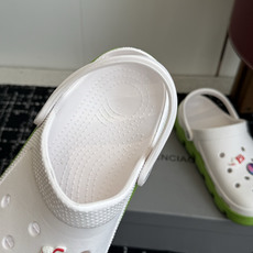 代购级Balenciaga 巴黎世家洞洞鞋 Balenciaga 春夏最新情侣款洞洞鞋,黑马单 代购级Balenciaga 巴黎世家洞洞鞋 Balenciaga 春夏最新情侣款洞洞鞋,黑马单
