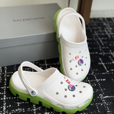 代购级Balenciaga 巴黎世家洞洞鞋 Balenciaga 春夏最新情侣款洞洞鞋,黑马单 代购级Balenciaga 巴黎世家洞洞鞋 Balenciaga 春夏最新情侣款洞洞鞋,黑马单
