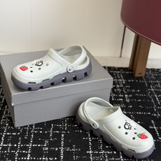 代购级Balenciaga 巴黎世家洞洞鞋 Balenciaga 春夏最新情侣款洞洞鞋,黑马单 代购级Balenciaga 巴黎世家洞洞鞋 Balenciaga 春夏最新情侣款洞洞鞋,黑马单